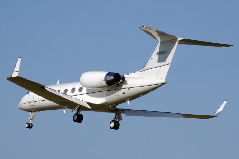 Gulfstream G-IV landing with its gear down